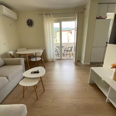 Spring Apartment In Përmet מראה חיצוני תמונה